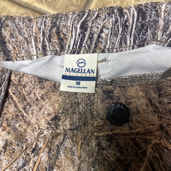 Magellan Outdoors Camo Convertable Pants Boys Medium - Picture 5 of 9